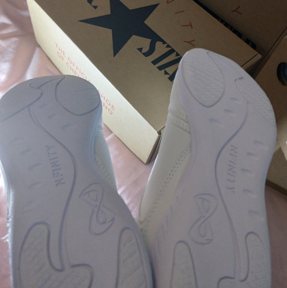 Size (8) Nfinity cheer shoes  10"Long x 3"1/2 Wide x heel 2"1/2 Wide* In… - Picture 3 of 5